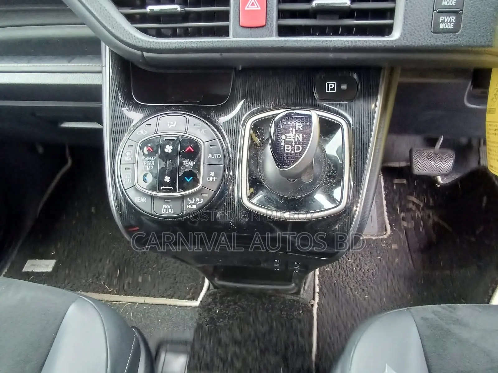 Toyota Esquire GI PREMIUM PURPLE 2020