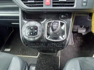 Toyota Esquire GI PREMIUM PURPLE 2020