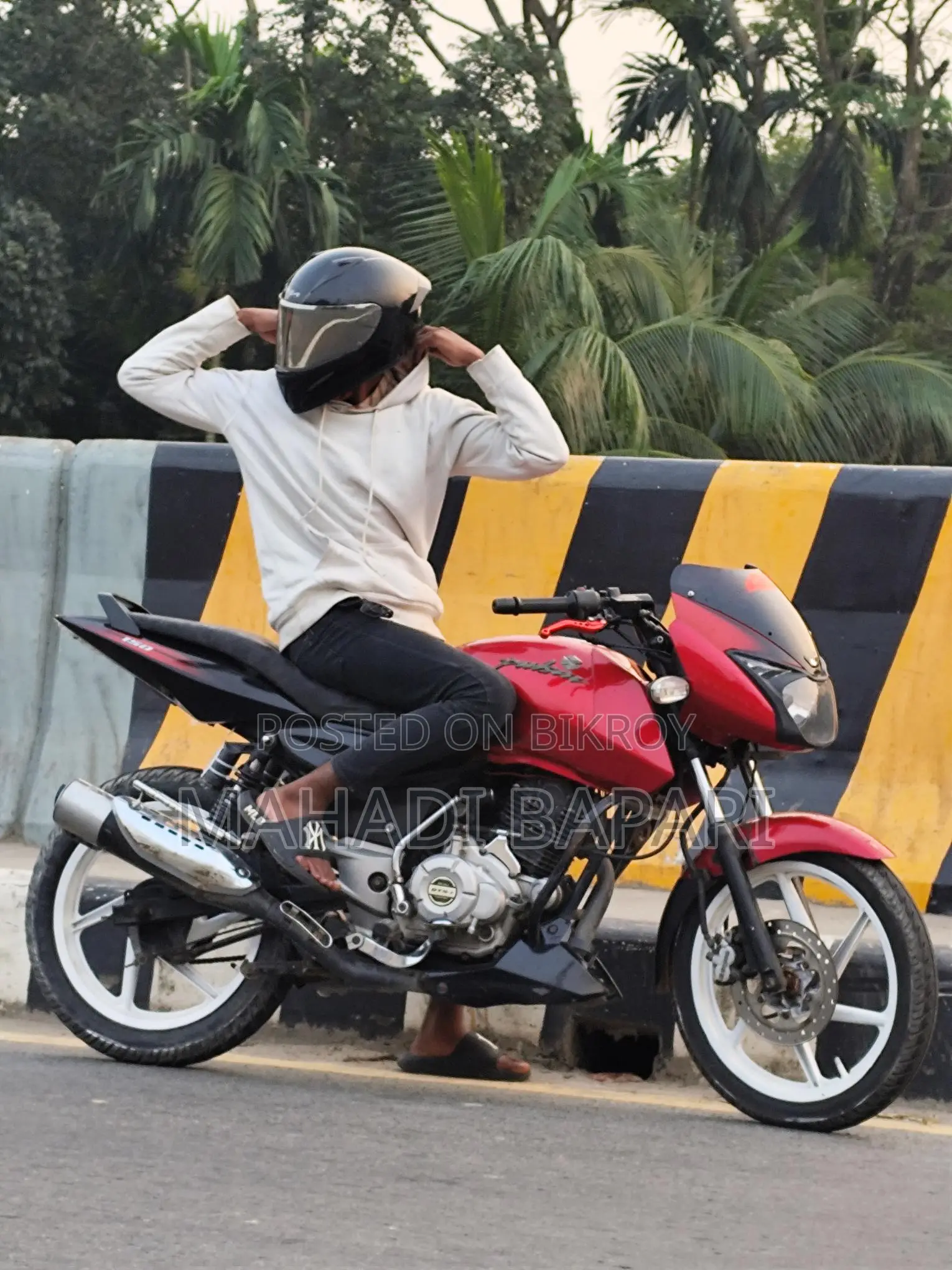 Bajaj Pulsar 150 (2013)