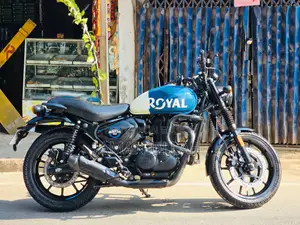 Royal Enfield Hunter 350 ` 2025