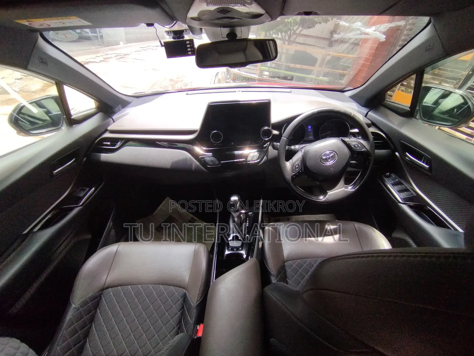 Toyota C-HR TWO TON NEW SHAPE 2019