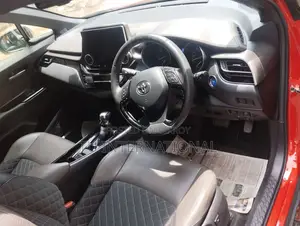 Toyota C-HR TWO TON NEW SHAPE 2019