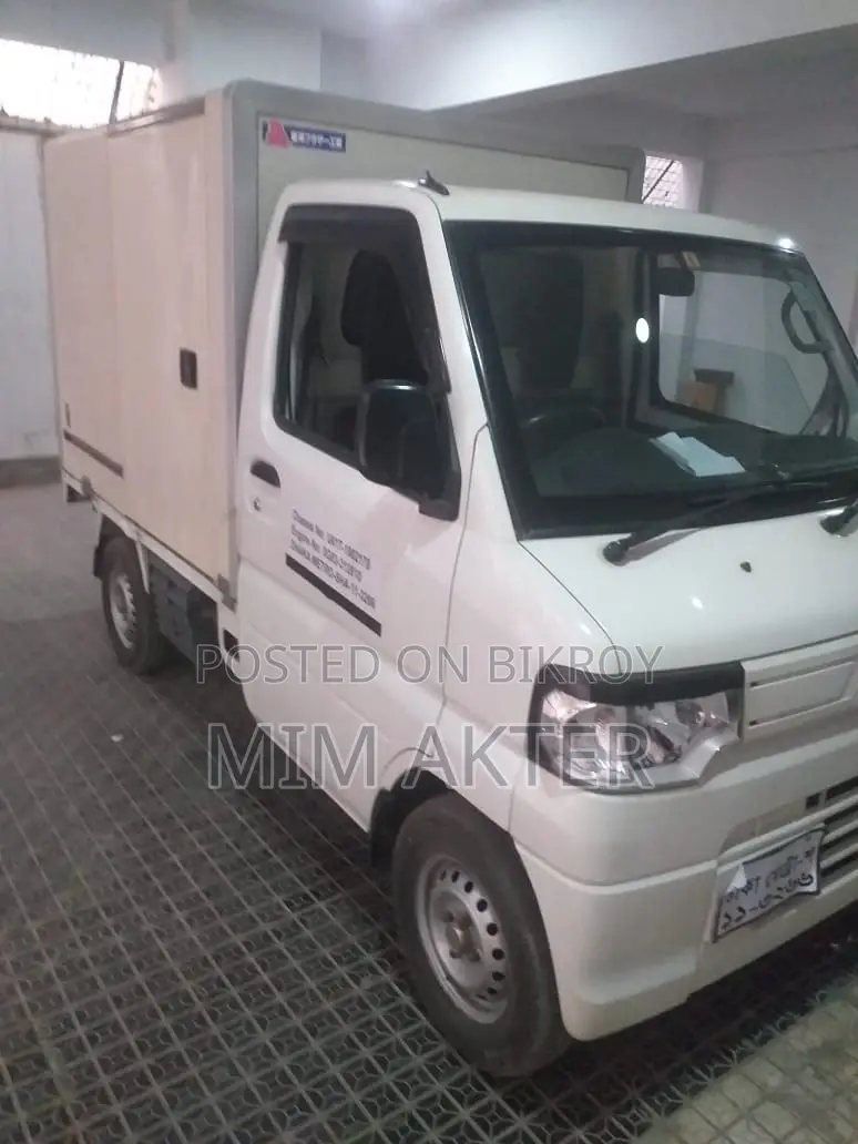 Mitsubishi Freezing Van a/C Covar 2013