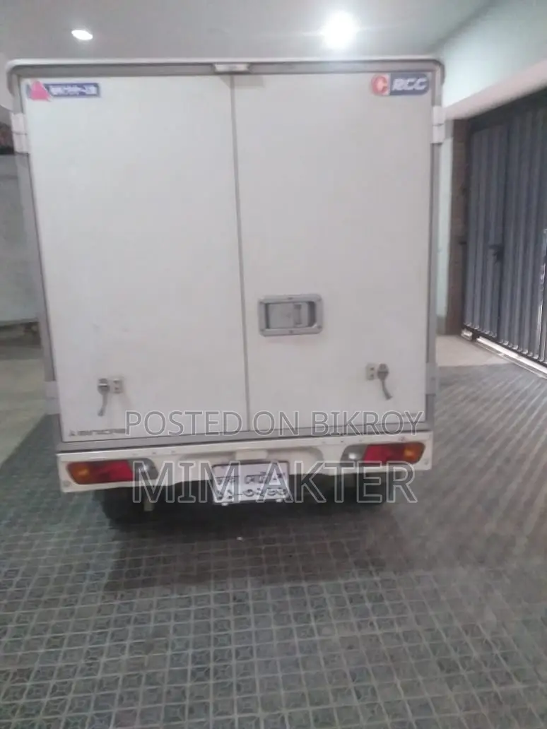 Mitsubishi Freezing Van a/C Covar 2013