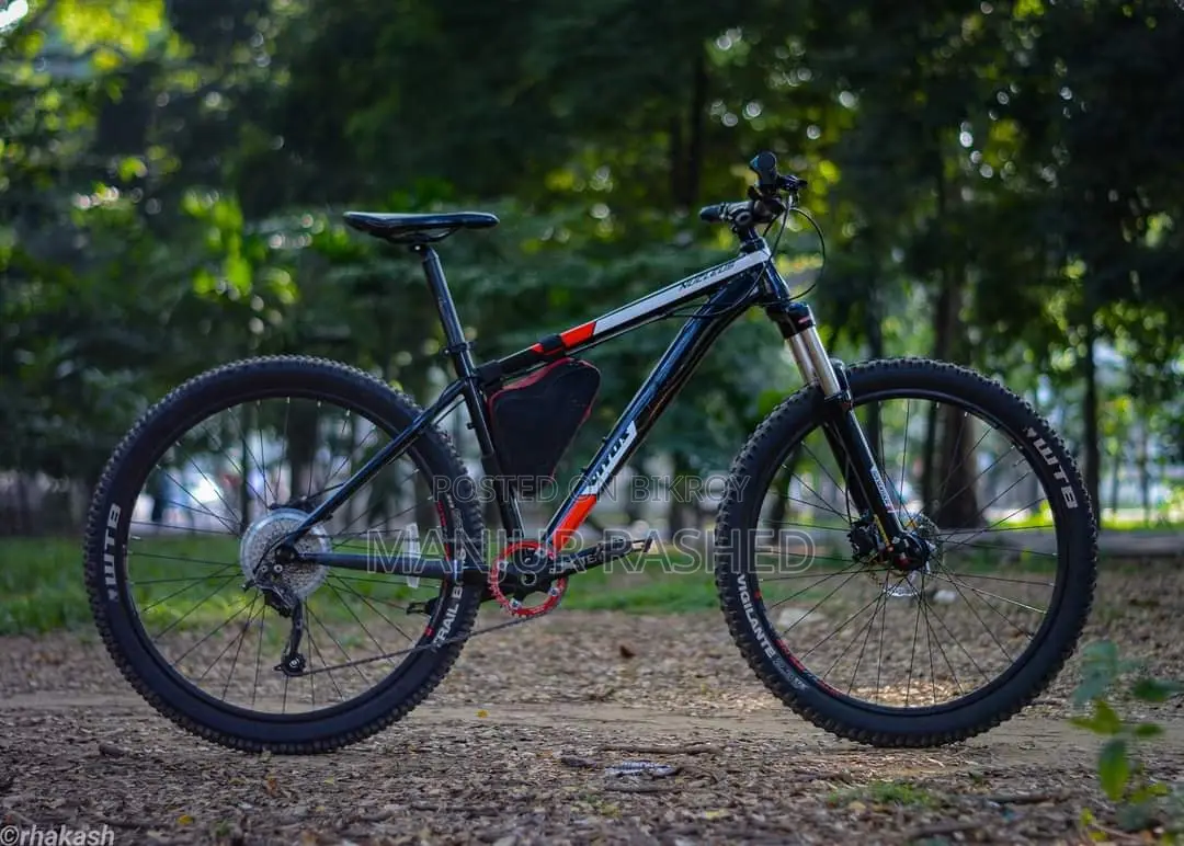 Vitus Nucleus 27.5 / Air Suspension 120mm Oil Disk Brake