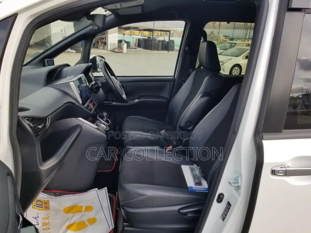 Toyota Noah Wxb Hybrid Pearl 2021