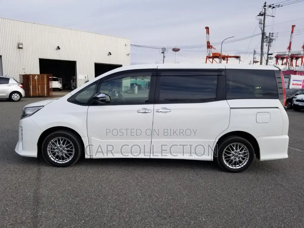 Toyota Noah Wxb Hybrid Pearl 2021