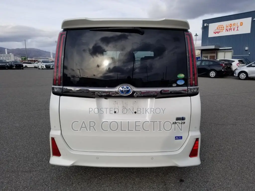 Toyota Noah Wxb Hybrid Pearl 2021