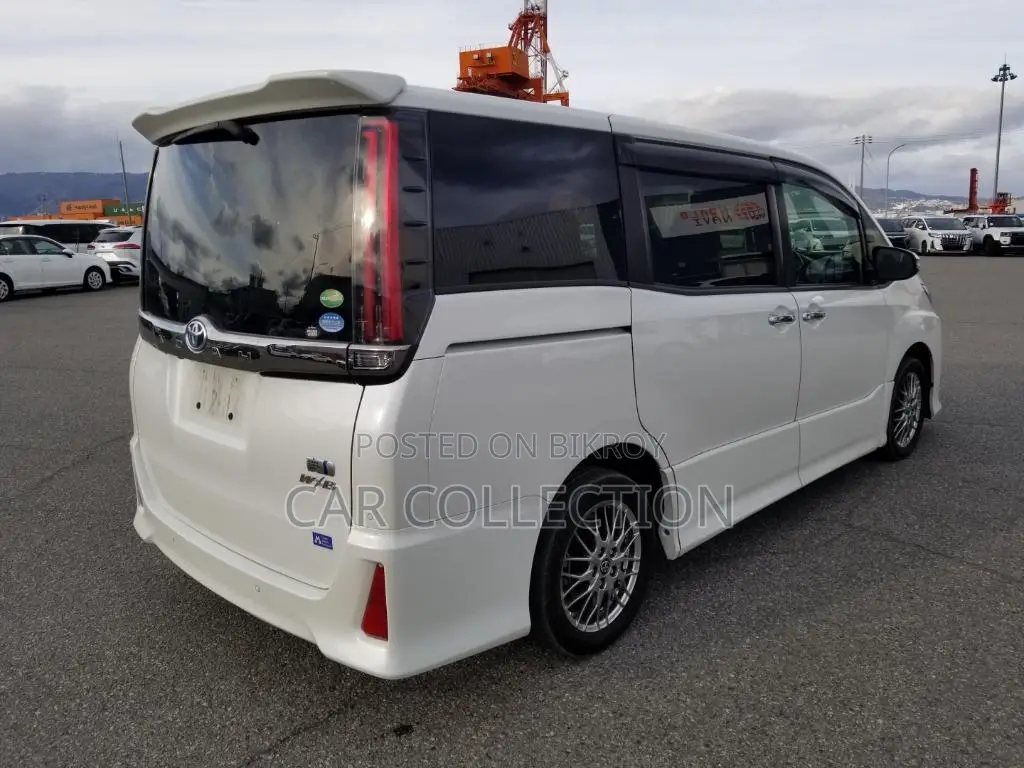 Toyota Noah Wxb Hybrid Pearl 2021