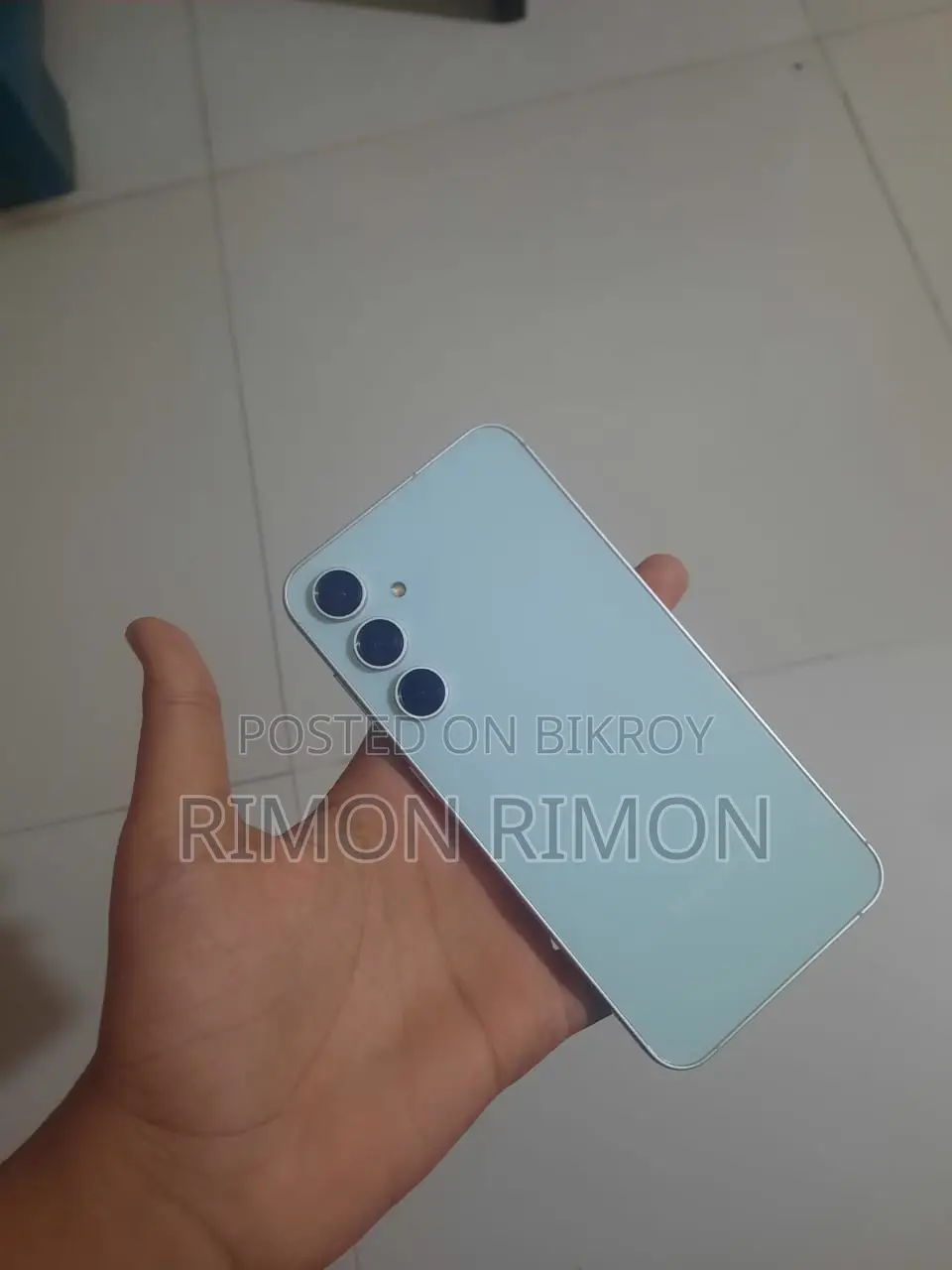 Samsung Galaxy S23 FE . (Used)
