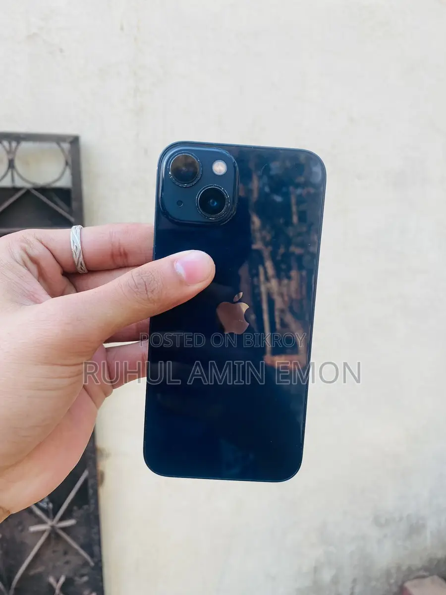 Apple iPhone 13 . (Used)