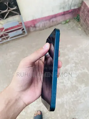 Apple iPhone 13 . (Used)