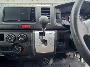 Toyota Hiace GL White 360° 2022