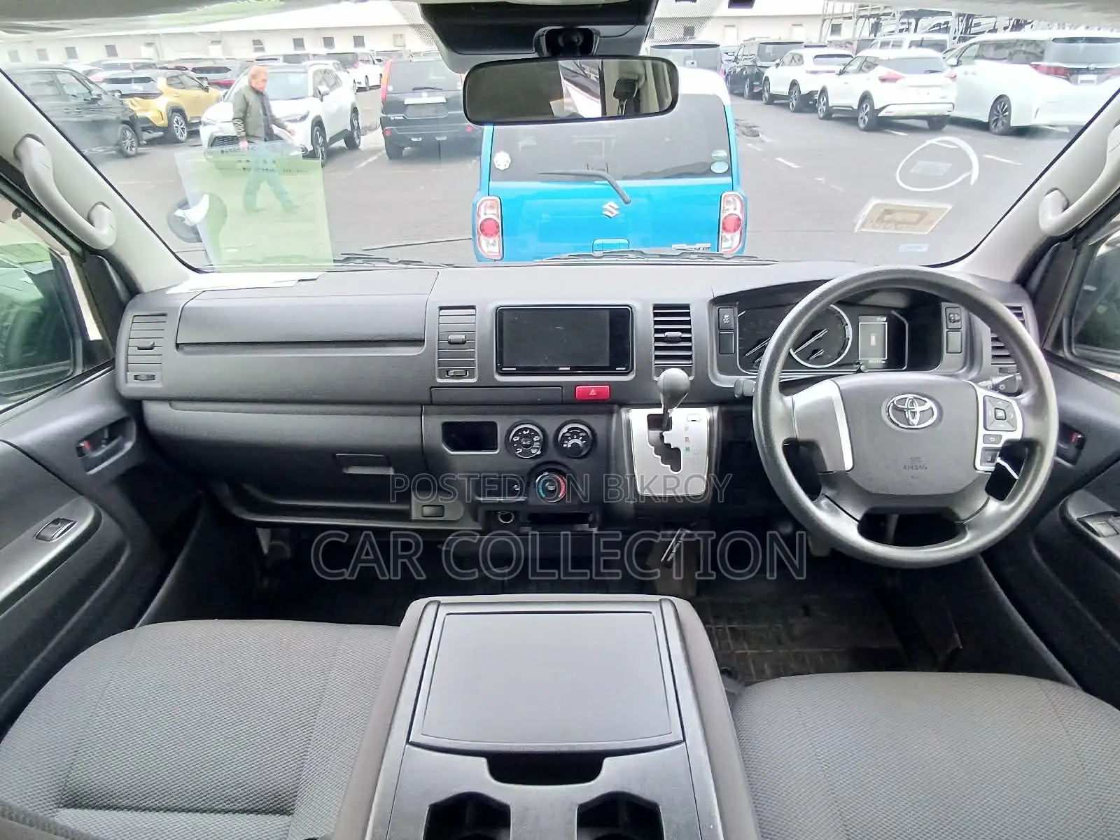 Toyota Hiace GL White 360° 2022