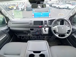 Toyota Hiace GL White 360° 2022