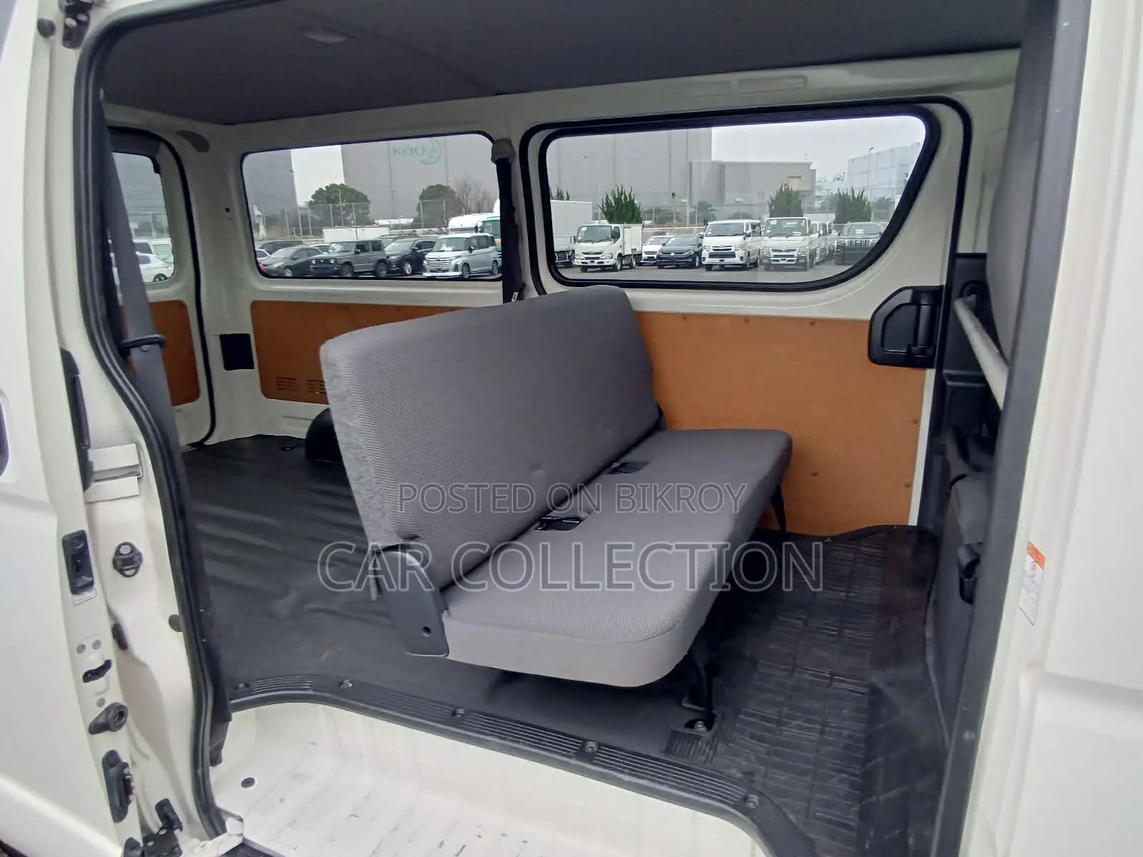 Toyota Hiace GL White 360° 2022