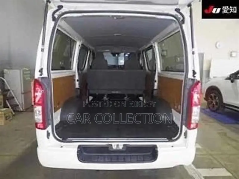 Toyota Hiace GL White 360° 2022