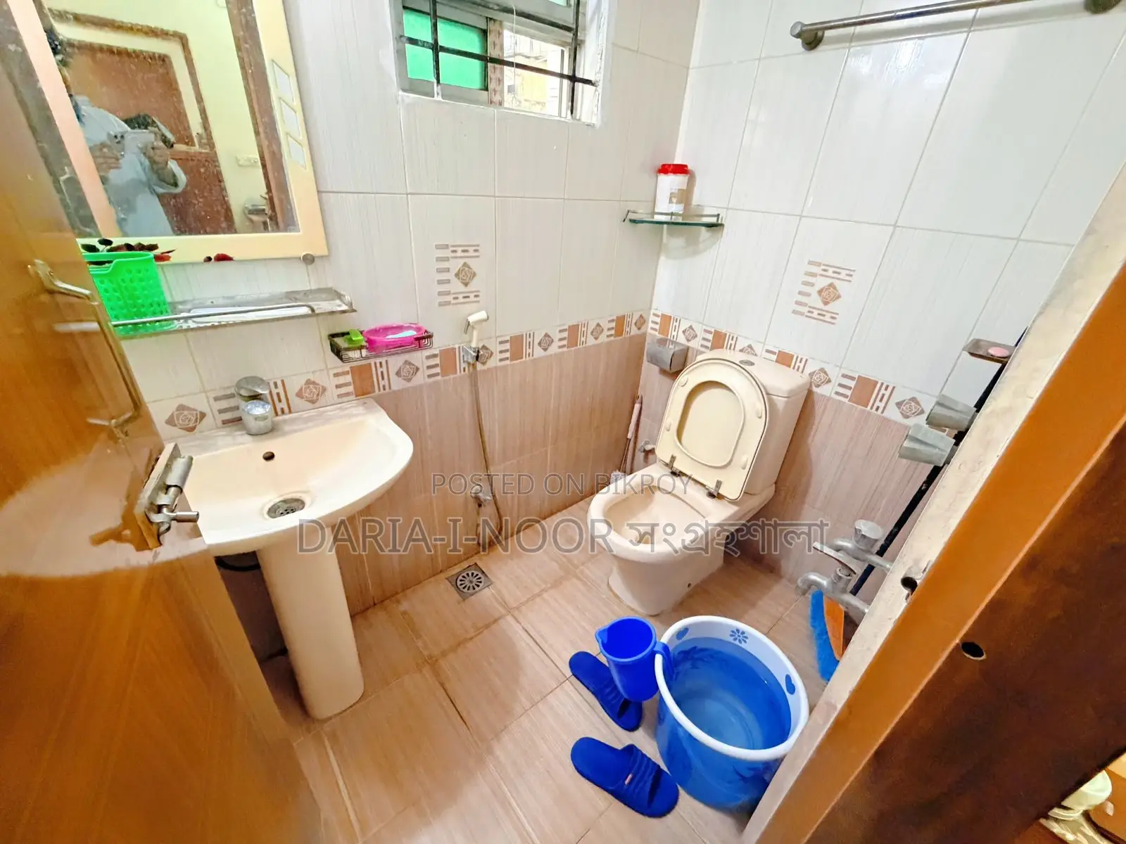 1420 SFT Flat for Sale with Parking at Lalmatia Block B, 4th Floor