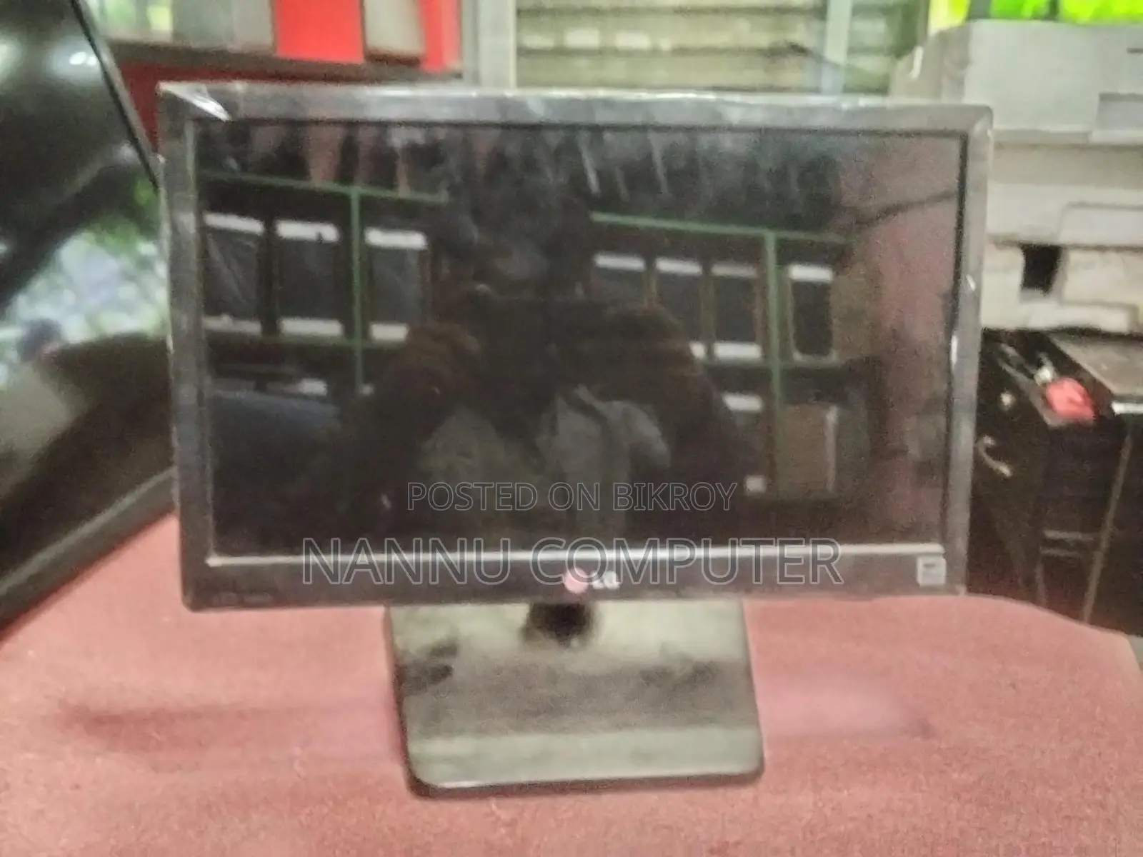 LG 16.5" LED Monitor Full Fresh