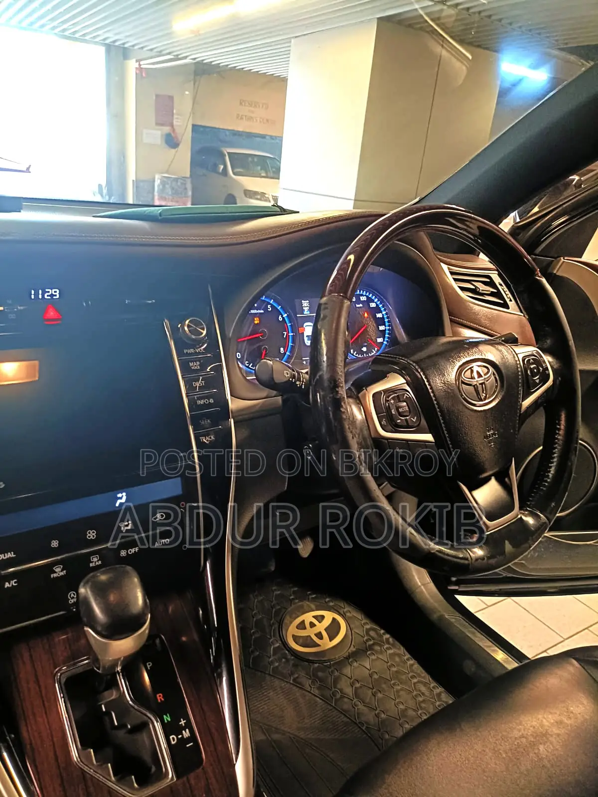 Toyota Harrier 2013