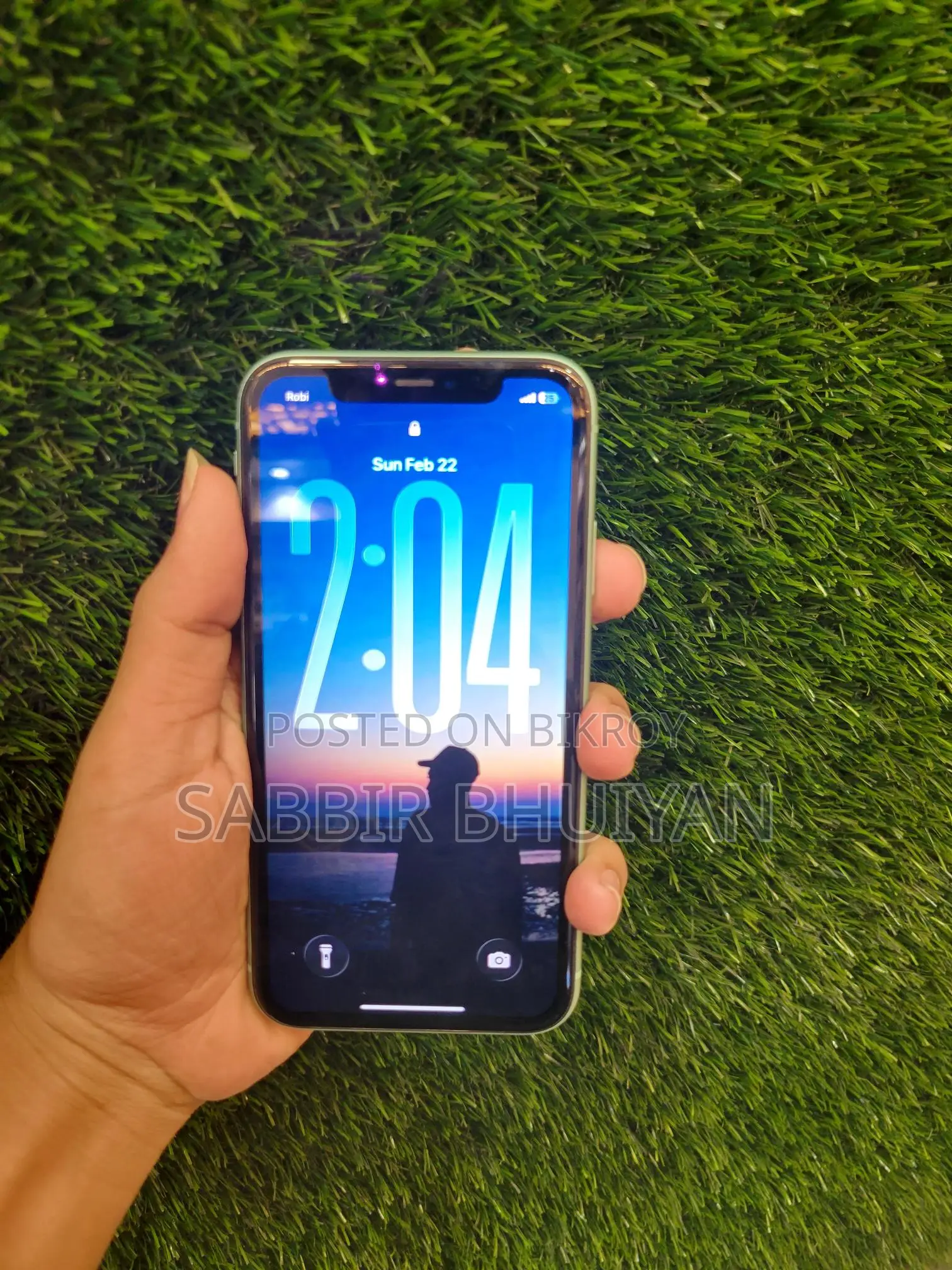 Apple iPhone 11 storage (128GB) (Used)