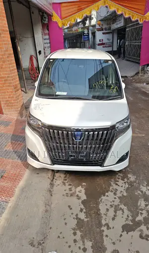 টয়োটা এস্কয়ার ২-ডোর পাওয়ার পুশ হাইব্রিড ২০২০