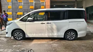 Toyota Esquire 2DOOR POWER PUSH HV 2020