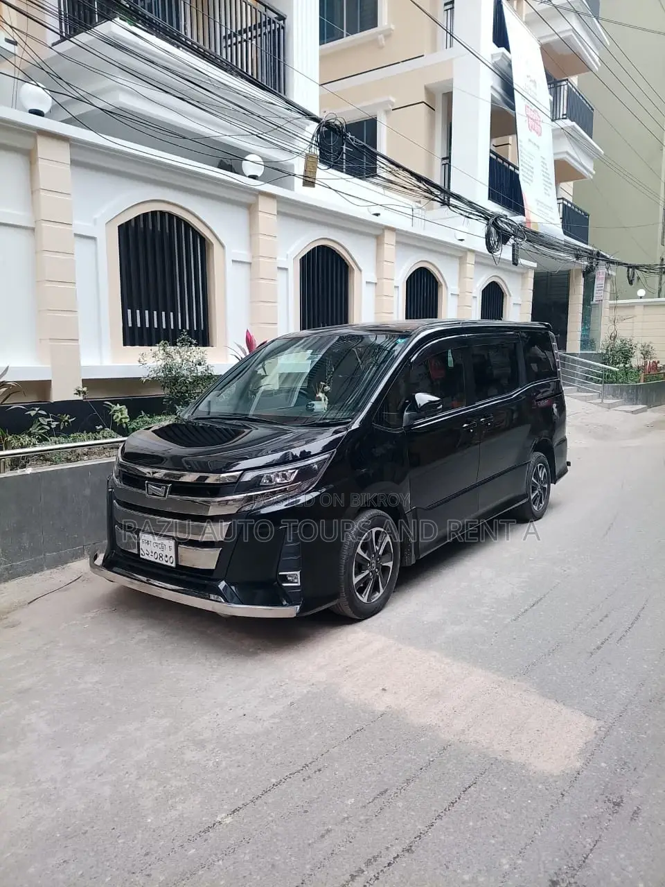 Hybrid Noah For Rent