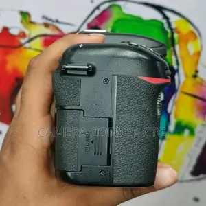 Nikon D7500 Full box available