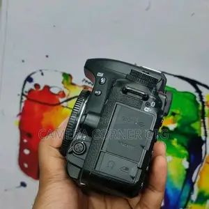 Nikon D7500 Full box available