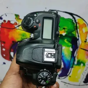 Nikon D7500 Full box available