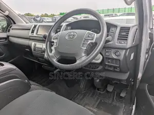 Toyota Hiace SUPER GL PUSH 2021