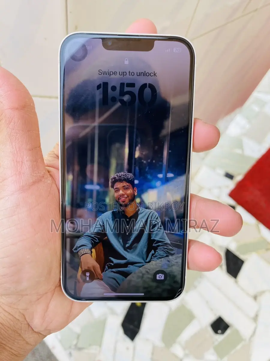 Apple iPhone 13 (Used)