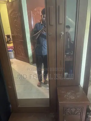 বেবহার করা সুন্দর ড্যাসিং টেবিল বিক্রি হবে