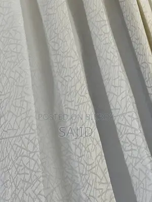 প্রিমিয়াম অফ হোয়াইট পর্দা