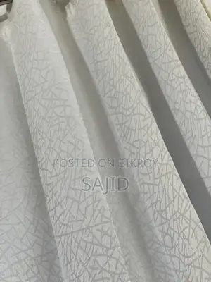 প্রিমিয়াম অফ হোয়াইট পর্দা