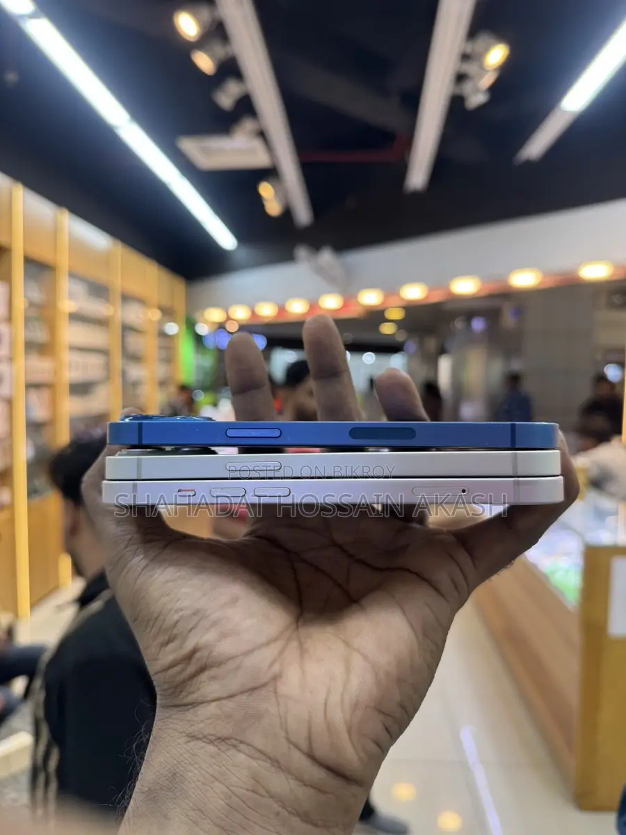 Apple iPhone 13 (Used)
