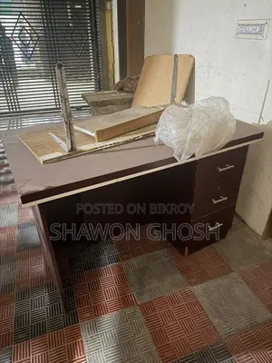 বড় টেবিল বিক্রি হবে