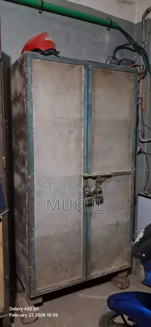 আলমারি বিক্রির জন্য