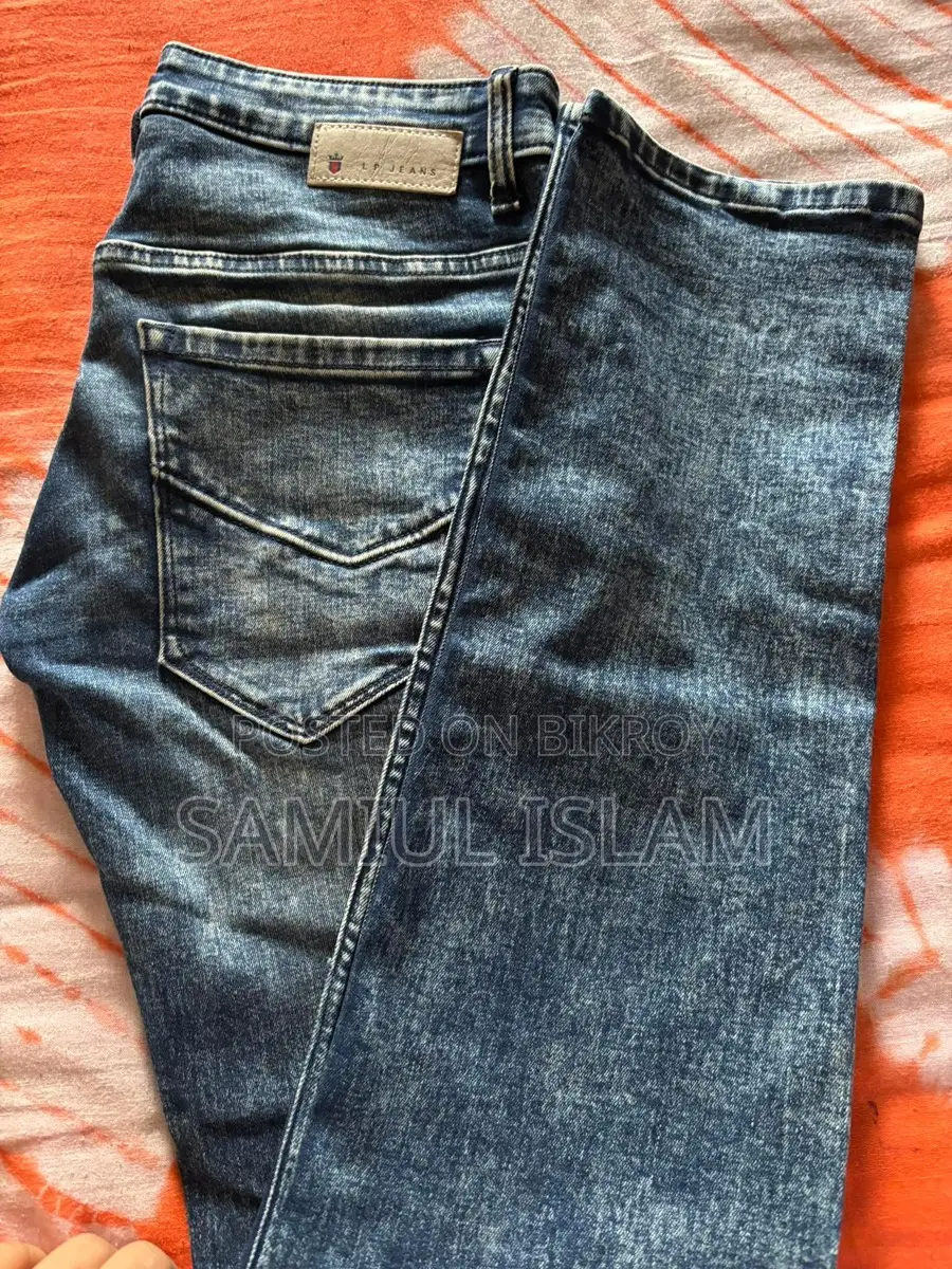 Jeans Pants and T-shirt