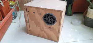 কোকাটেল পাখির ব্রিডিং বক্স