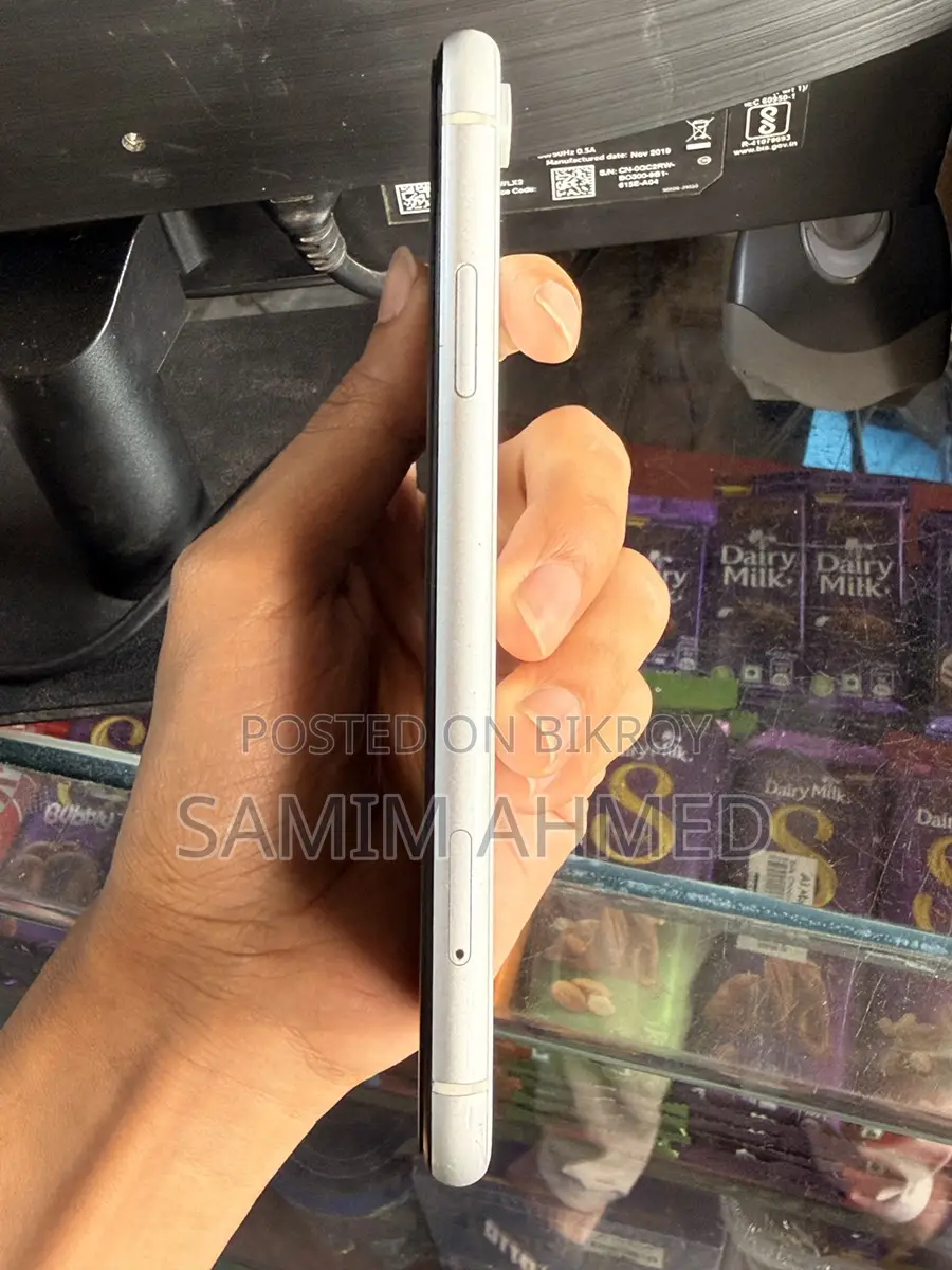 Apple iPhone XR 64GB (ব্যবহৃত)