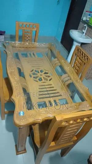 চিটাগং সেগুন কাঠের ডাইনিং টেবিল এবং চার টি চেয়ার