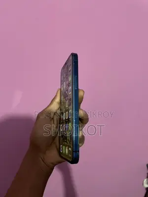 Apple iPhone 12 (Used)