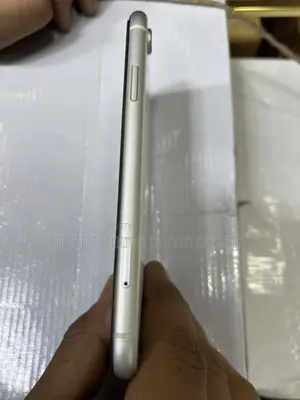 Apple iPhone XR (Used)
