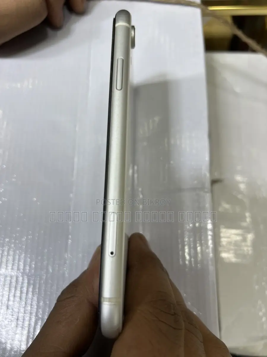 Apple iPhone XR (Used)