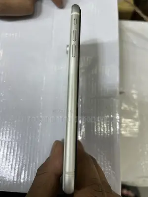 Apple iPhone XR (Used)