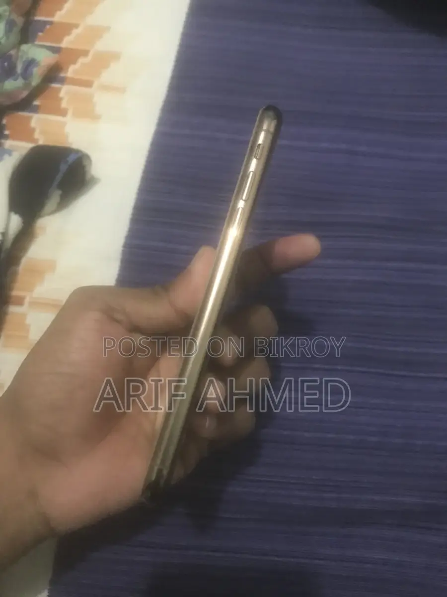 Apple iPhone XS (Used)