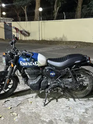 Royal Enfield Hunter 350 . 2024
