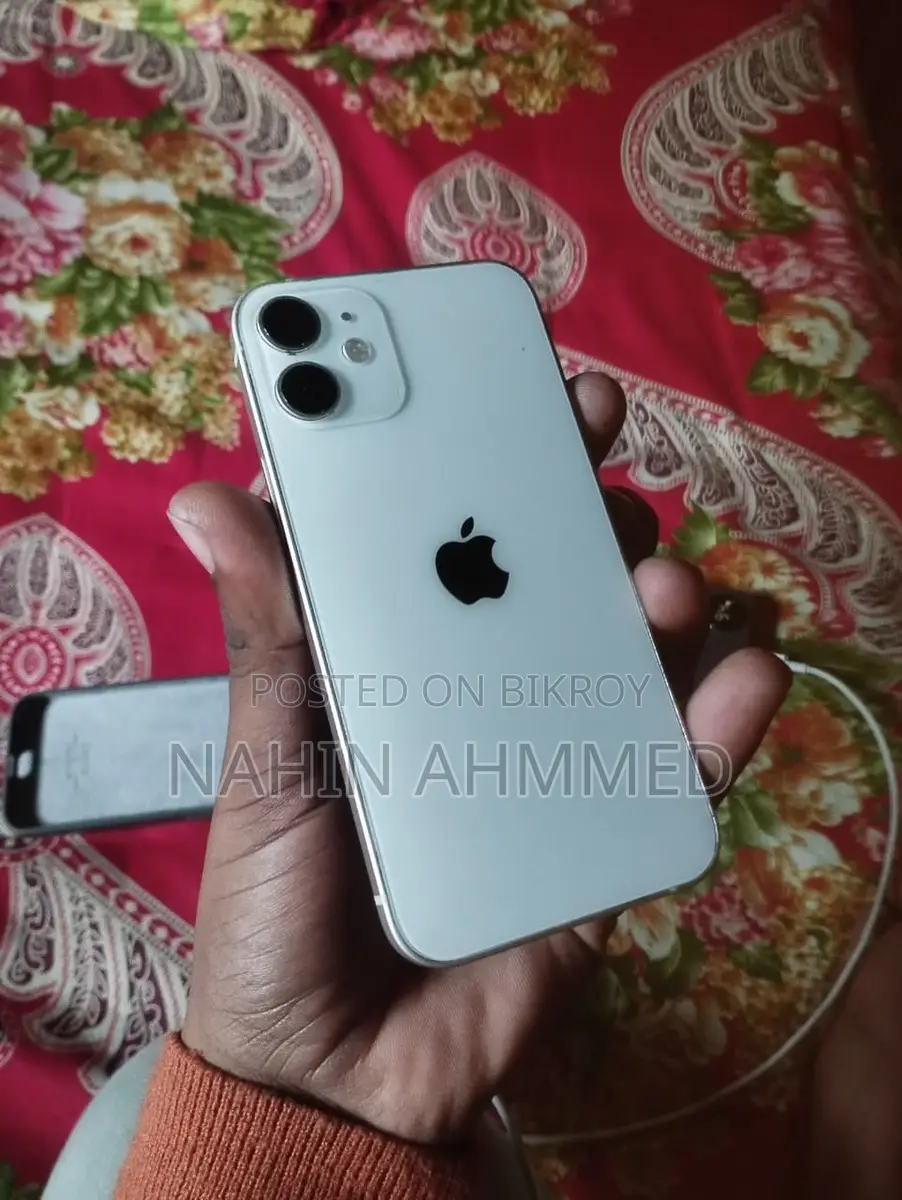 Apple iPhone 12 Mini ব্যাকশেল পরিবর্তন (ব্যবহৃত)